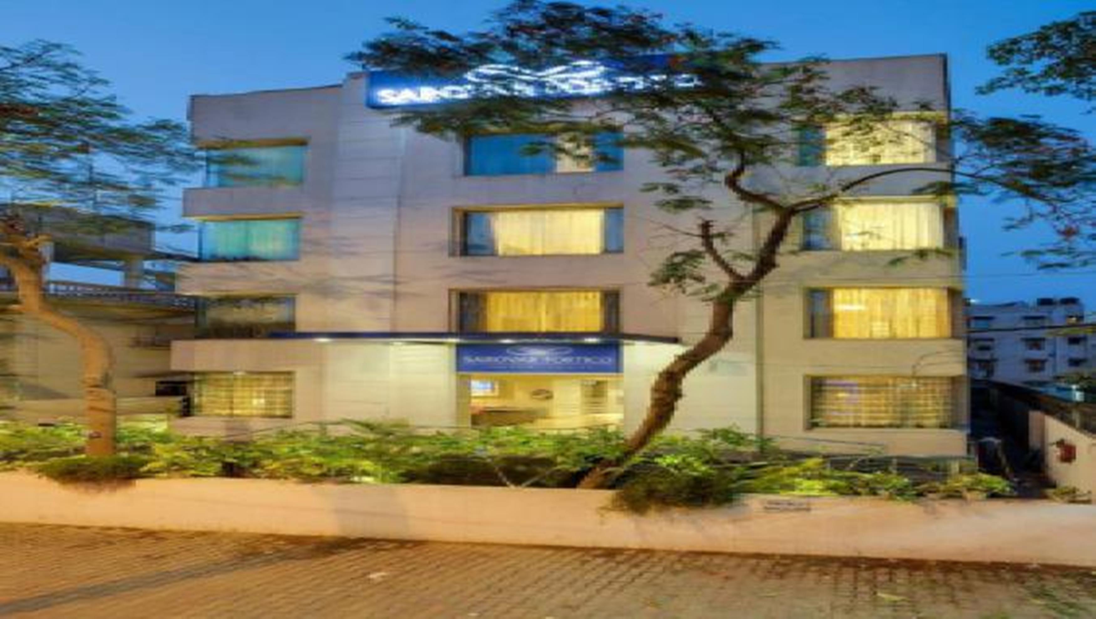 Sarovar Portico Naraina, Hotel New Delhi Exterior photo