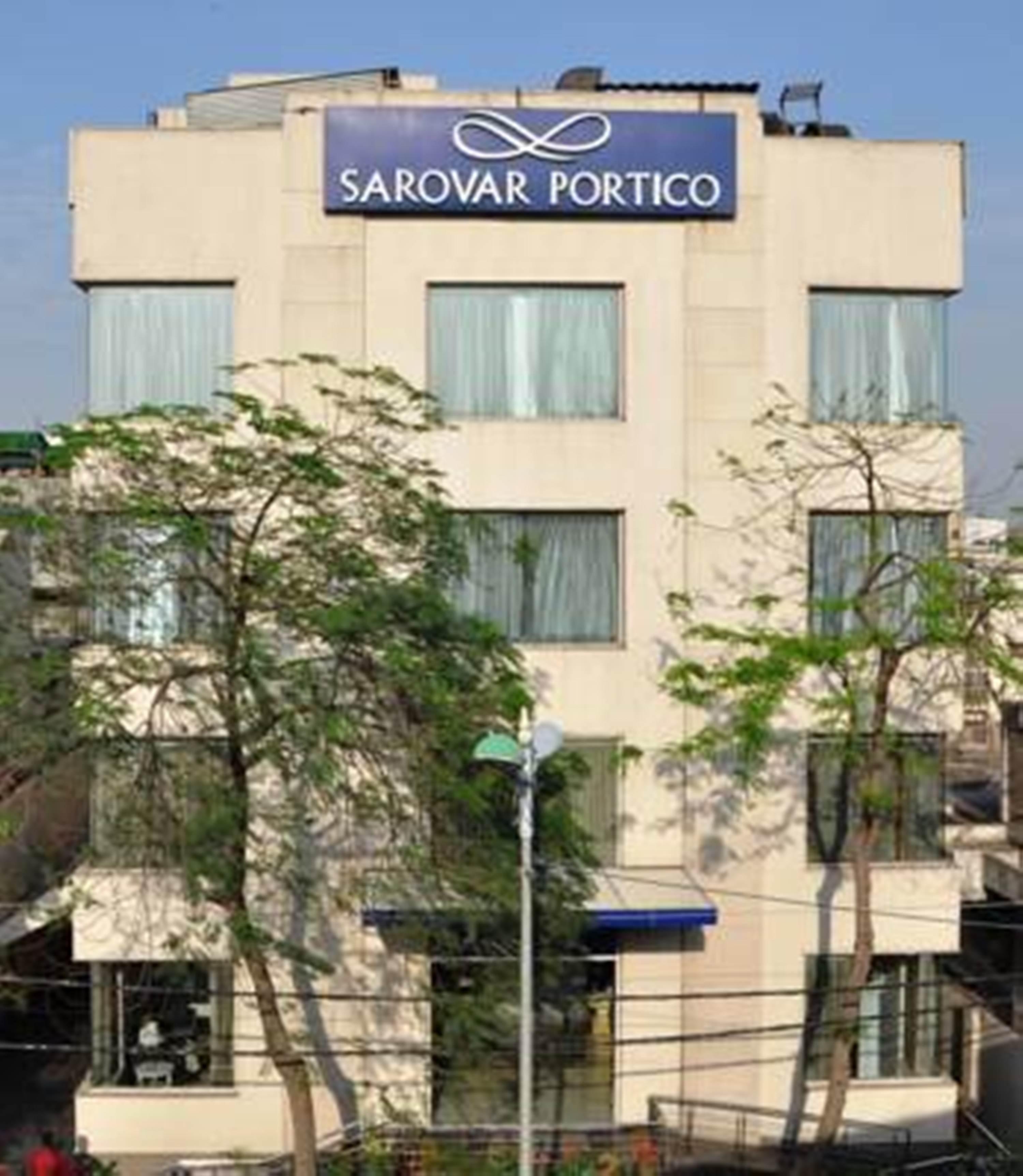 Sarovar Portico Naraina, Hotel New Delhi Exterior photo