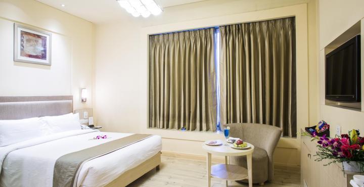 Sarovar Portico Naraina, Hotel New Delhi Exterior photo